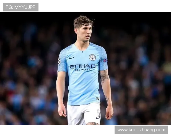 约翰·斯通斯：对比范戴克——出球能力与防守统治力对比