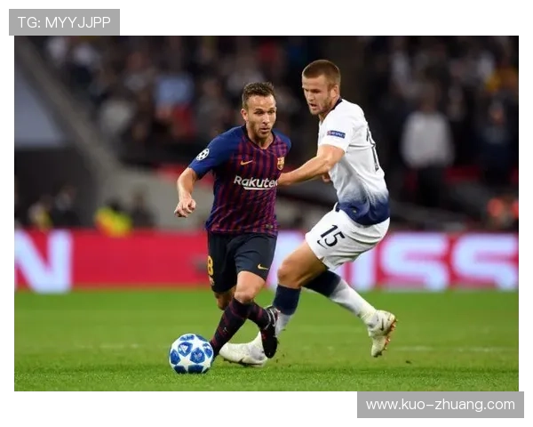 莱万多夫斯基国家队与俱乐部核心地位构建路径对比