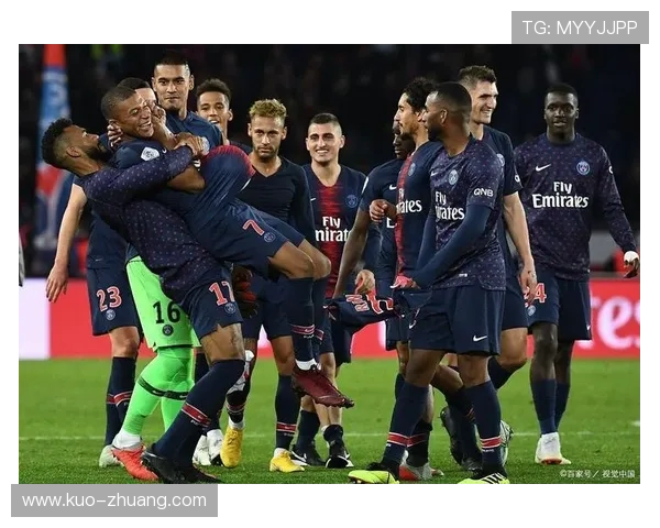 巴黎圣日耳曼边路突破优势显著,但进攻战术单一问题早已显现,对手针对性防守加剧 巴黎圣日耳曼边路突破优势显著,但进攻战术单一问题早已显现,对手针对性防守加剧