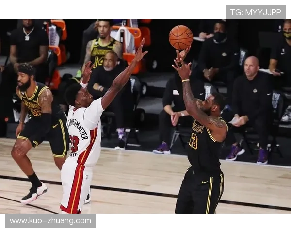 斯科蒂·巴恩斯利用挡拆拉开空位 提升三分投篮效率明显